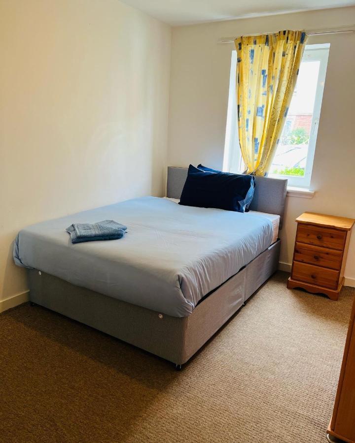Modern 2Bed 2Bath Ground Floor Apartment Edinburgh Exterior photo